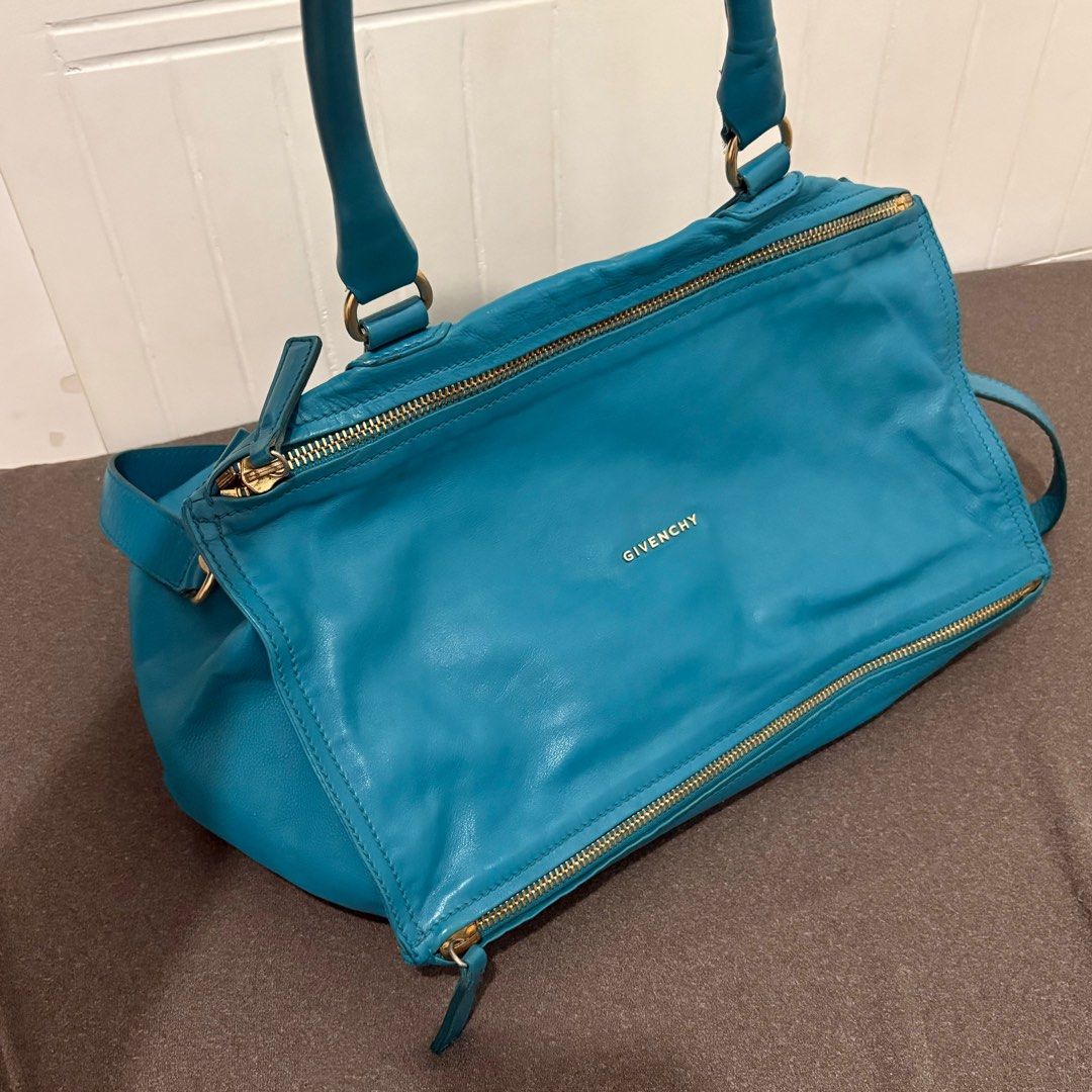 Authentic Givenchy Pandora Tiffany Blue Bag (Category: Luxury Bags & Wallets) located in Manila. Submitted by snatchmybag (Listing ID 1354887559, Image 3). Description: .