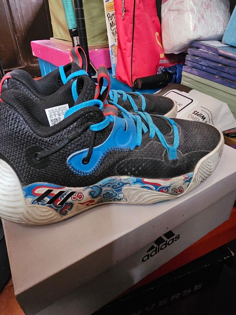 Basket ball shoes Harden stepback 3 (Category: Shoe inserts & accessories) located in Cavite. Submitted by odeth0827 (Listing ID 1354739823, Image 1). Description: basketball shoe used by my son for his PE class only 5.5us still with box needs cleaning but still in good condition orignal price 3,700.