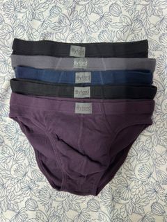 (Category: ) located in . Submitted by hotstuffon9 (Listing ID 1354765750, Image 1). Description: .