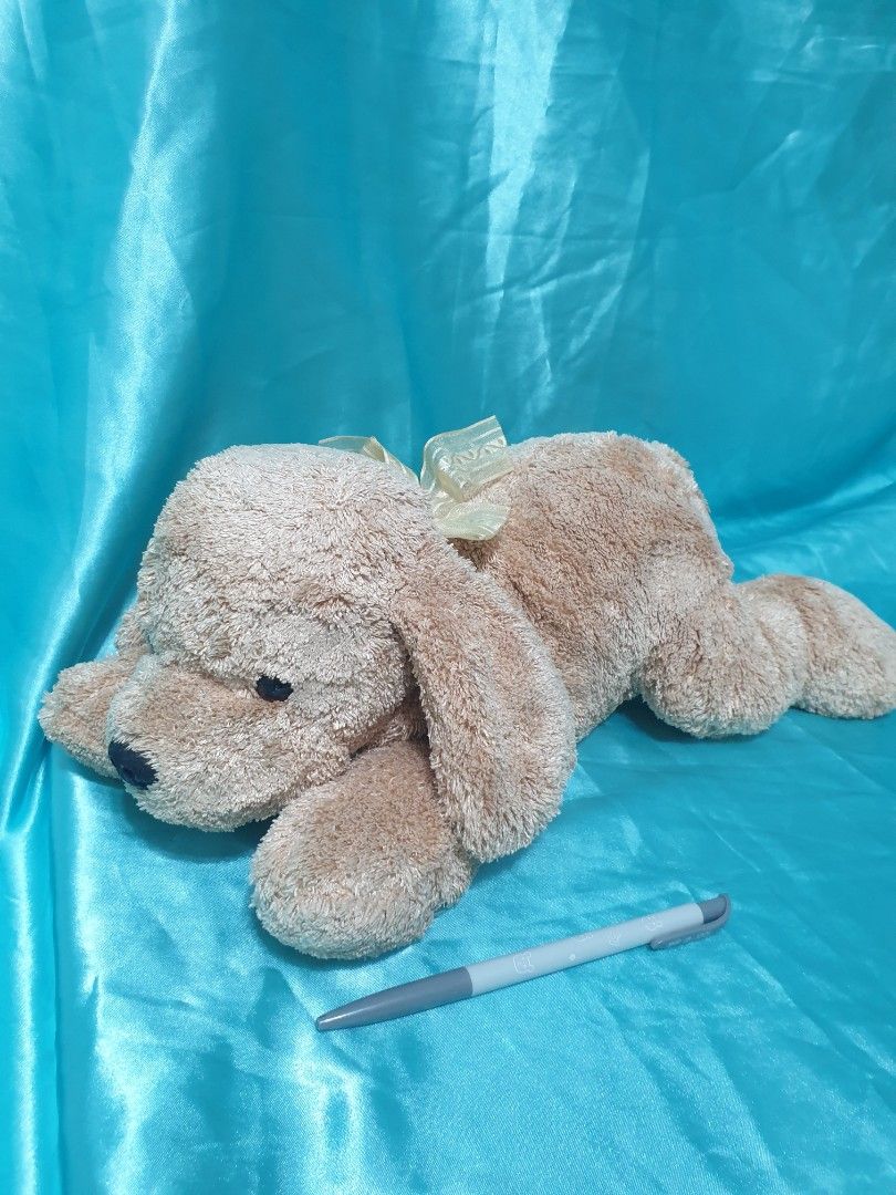 394-特別柔軟小狗趴趴狗趴姿淺咖啡色可愛狗狗狗娃娃沙包有顆粒緞帶少見特別復古早期懷舊童年絨毛娃娃玩偶布偶, 書籍、休閒與玩具,  玩具、公仔、桌遊在旋轉拍賣