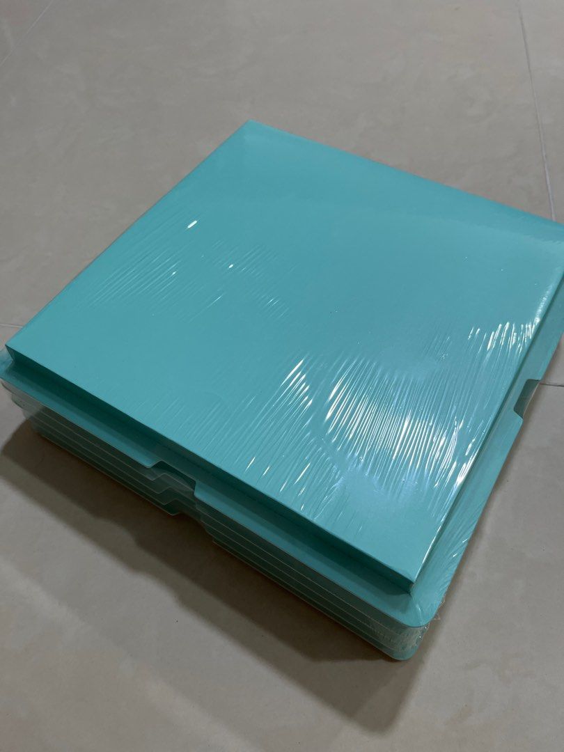 Cake boxes (Category: Bakeware) located in Singapore. Submitted by js2011 (Listing ID 1354802745, Image 2). Description: Clearance store room,didn’t use bought so many. 1 pack inside got 5 cake boxes. 8 inch cake box Size 25.5 * 25.5 * 17 cm.