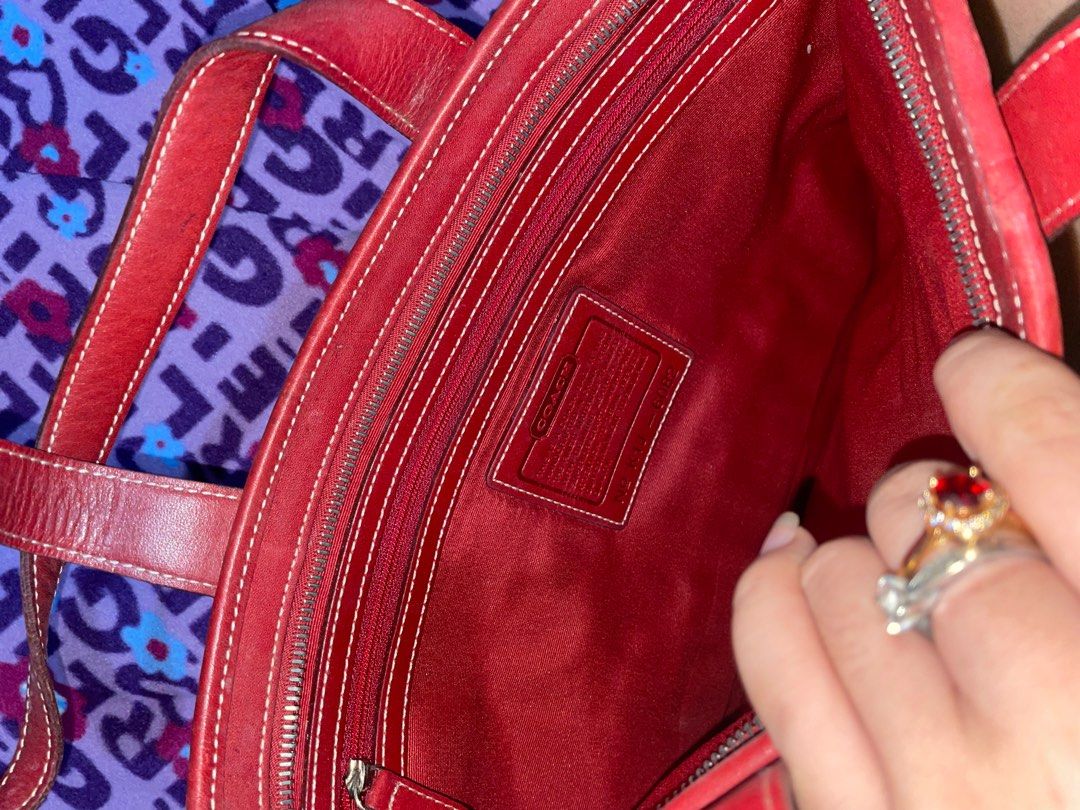 COACH Tote Bag Signature Canvas Red (Category: Luxury Bags & Wallets) located in Urdaneta. Submitted by _saphiera (Listing ID 1354875978, Image 2). Description: Small COACH Tote Bag Signature Canvas Red (From US) All goods with minimal stain other than that wala na.