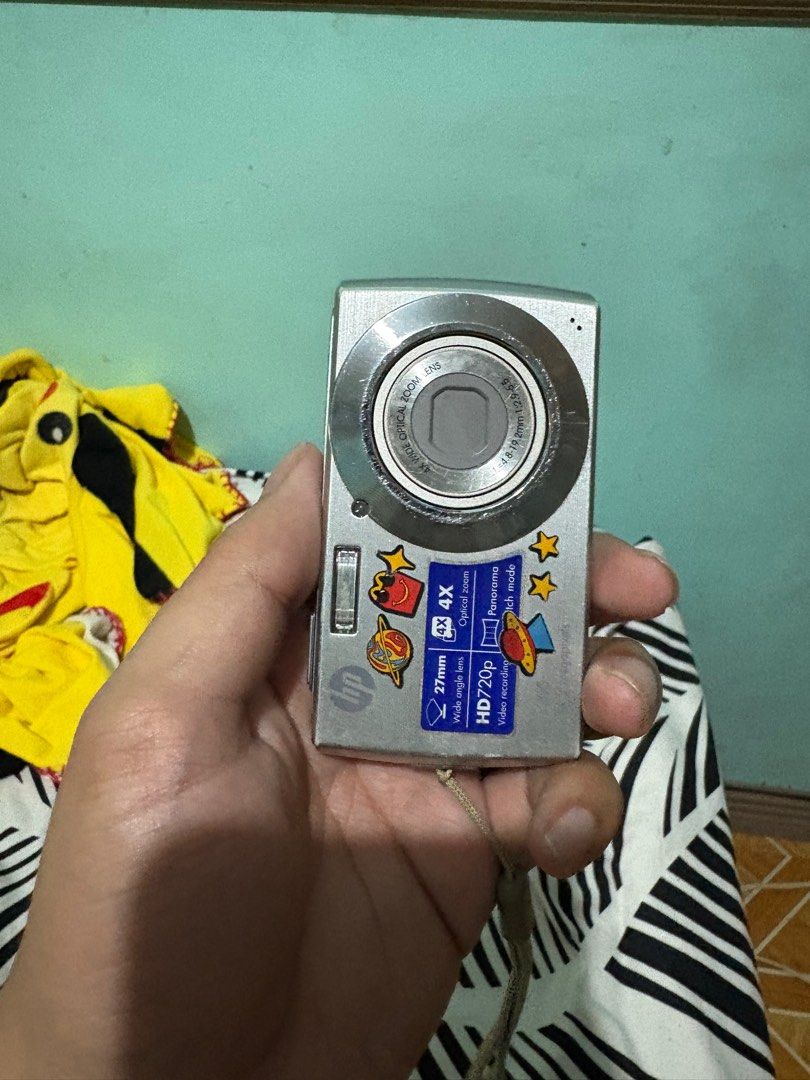 Digital Camera Hp300 (Category: Cameras) located in Quezon City. Submitted by jannyfinds (Listing ID 1354906903, Image 1). Description: READ CAREFULLY*!!! Hp300 digital camera Inclusion: universal charger + battery ISSUE: burn lcd but hindi siya nakaka affect sa shots. But pwede niyo naman siya ipaayos also the battery. And hindi ko na rin siya na chacharge kayo nalang mag testing thanks PM THANKS.