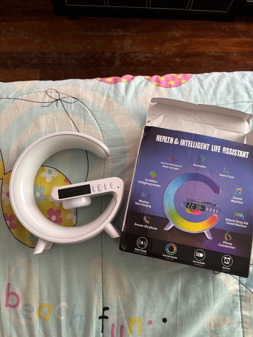 Digital clock (Category: Clocks) located in Kuala Lumpur. Submitted by denise1805 (Listing ID 1354766526, Image 2). Description: Brand new digital clock, with Bluetooth speaker and charged by USB cable.