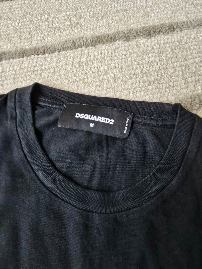 Dsquared2 tee （分類：T-shirt、恤衫、有領衫）位於 Hong Kong。 由 Happydays06 提交（商品編號 1354776621，圖片 2）。簡介： Dsquared2 tee size Mens M great conditions just like new cost brand new close to 3k hkd。