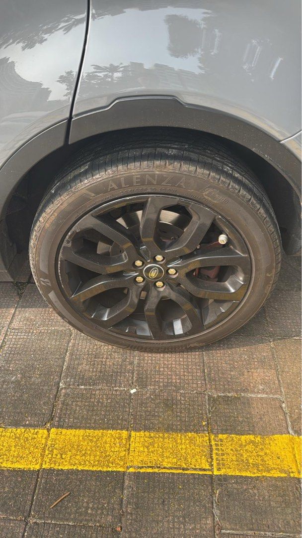 原裝evoque 20吋鈴連軚 （分類：車軚）位於 Hong Kong。 由 justinskylette 提交（商品編號 1354839055，圖片 2）。簡介： 原裝20吋 evoque OEM 鈴連軚 冇撞過 有花痕 自岀價 可議。