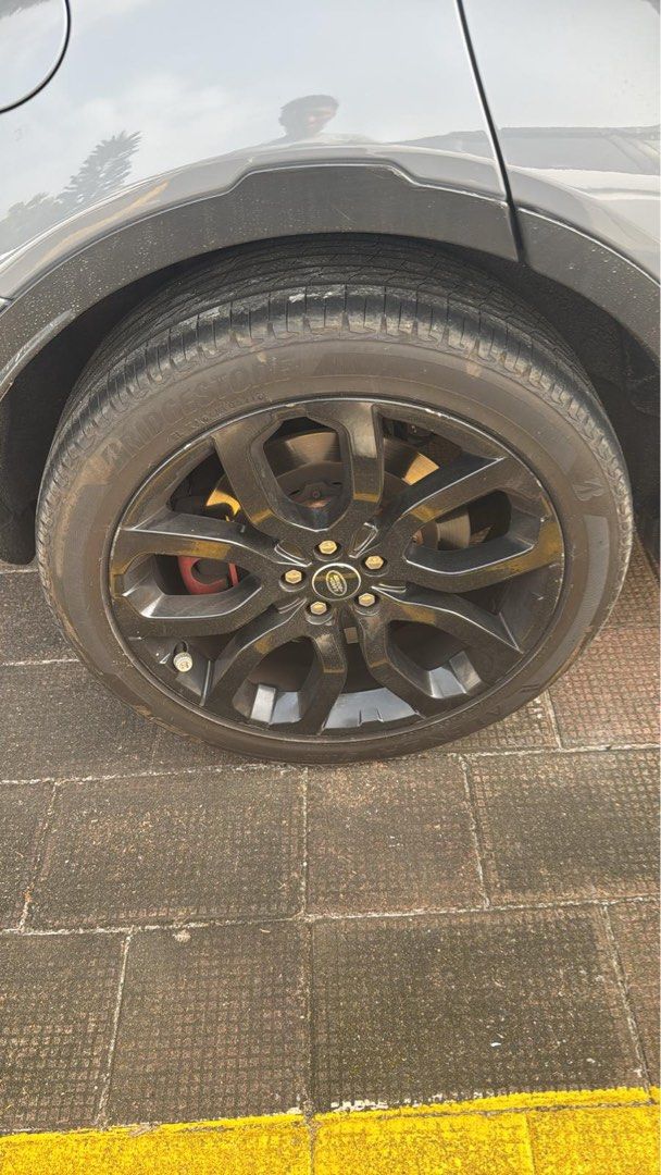 原裝evoque 20吋鈴連軚 （分類：車軚）位於 Hong Kong。 由 justinskylette 提交（商品編號 1354839055，圖片 3）。簡介： 原裝20吋 evoque OEM 鈴連軚 冇撞過 有花痕 自岀價 可議。