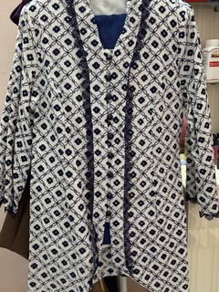 (Category: ) located in . Submitted by lins_wardrobe (Listing ID 1354870343, Image 1). Description: .