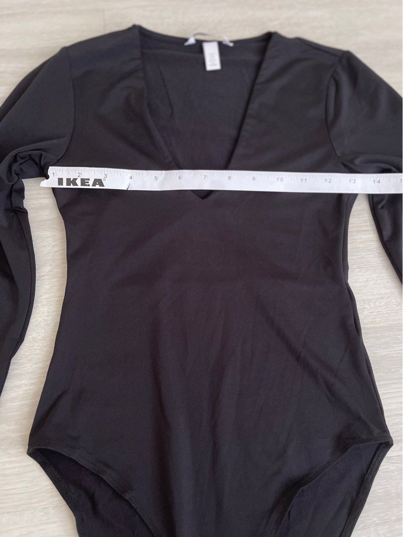 H&M Black Bodysuit Long Sleeves - Small (Category: Blouses) located in Jaen. Submitted by cutecottons09 (Listing ID 1354726818, Image 2). Description: ORIGINAL PRICE - Php 999.00 Condition - NWOT Thick fabric. Stretchable. Not cotton fabric. Very nice 👍 Rfs: Hindi nagagamit ☺️ .