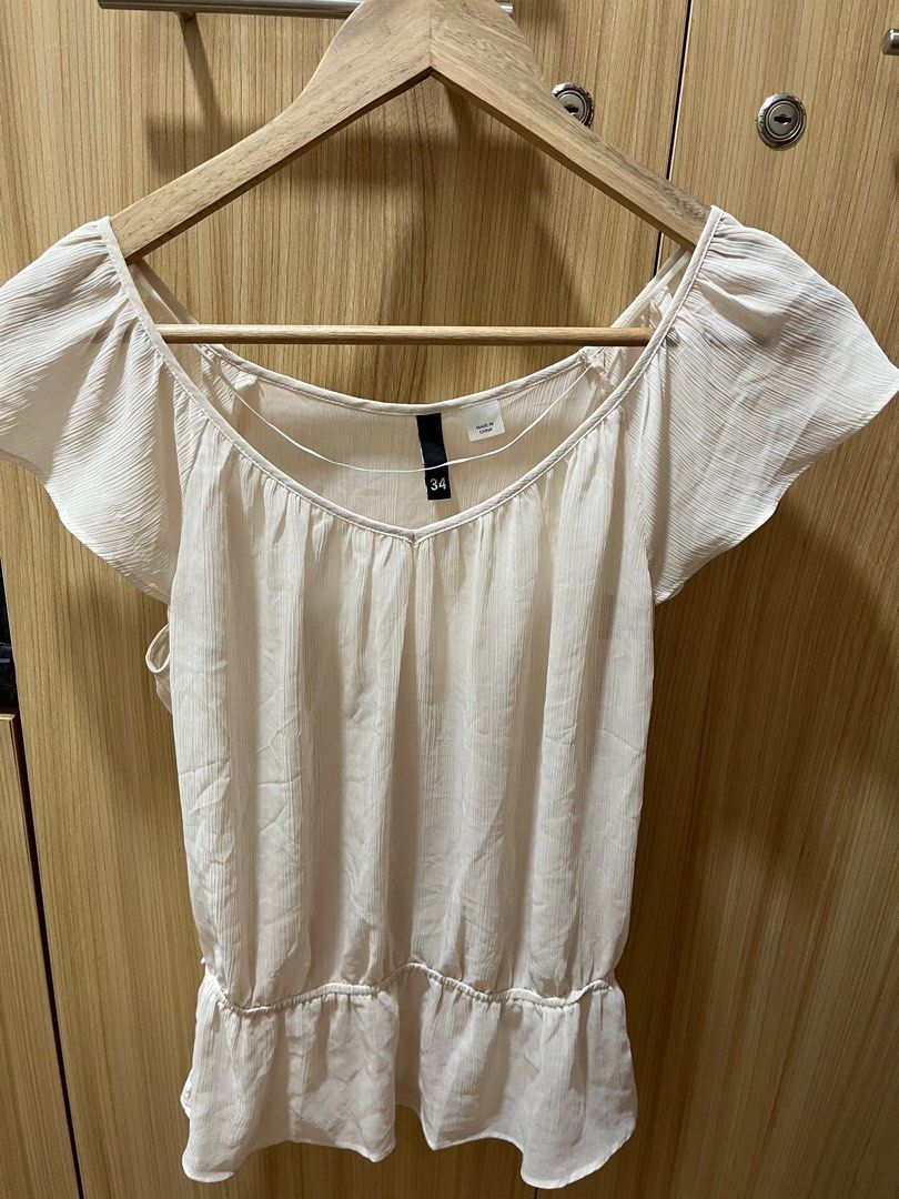 H&M Nude top (Category: Blouses) located in Manila. Submitted by declutterwdmax (Listing ID 1354875374, Image 1). Description: - fits xs- small.
