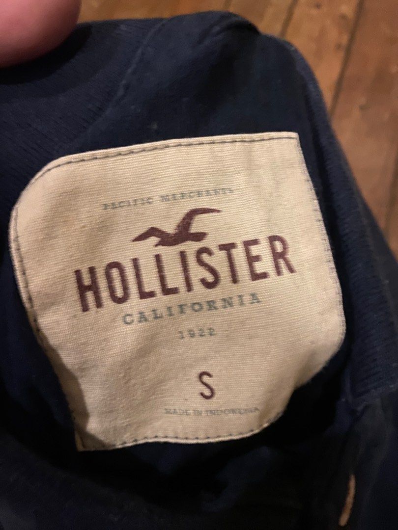 Hollister Polo Shirt (Category: Tshirts & Polo Shirts ) located in Makati City. Submitted by plainteesandmore (Listing ID 1354859240, Image 3). Description: Hollister Polo Shirt Vintage wash Navy blue Size S.