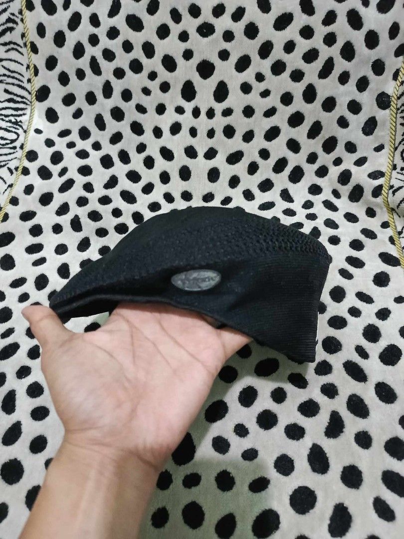 KANGOL BERET PALOS CAP LARGE (Category: Caps & Hats) located in Valenzuela. Submitted by shs.by.marc (Listing ID 1354908631, Image 2). Description: Location : Karuhatan Valenzuela.