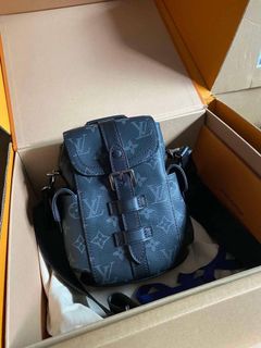 (Category: ) located in . Submitted by rarebagsfrmjapan (Listing ID 1354871686, Image 1). Description: .