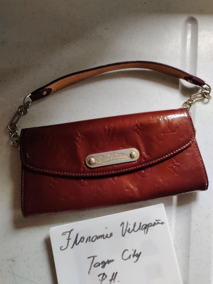 Lv kili (Category: Luxury Bags & Wallets) located in Tagum. Submitted by luxbagelyas (Listing ID 1354737837, Image 1). Description: good condition with sign of use faded hardware small size.