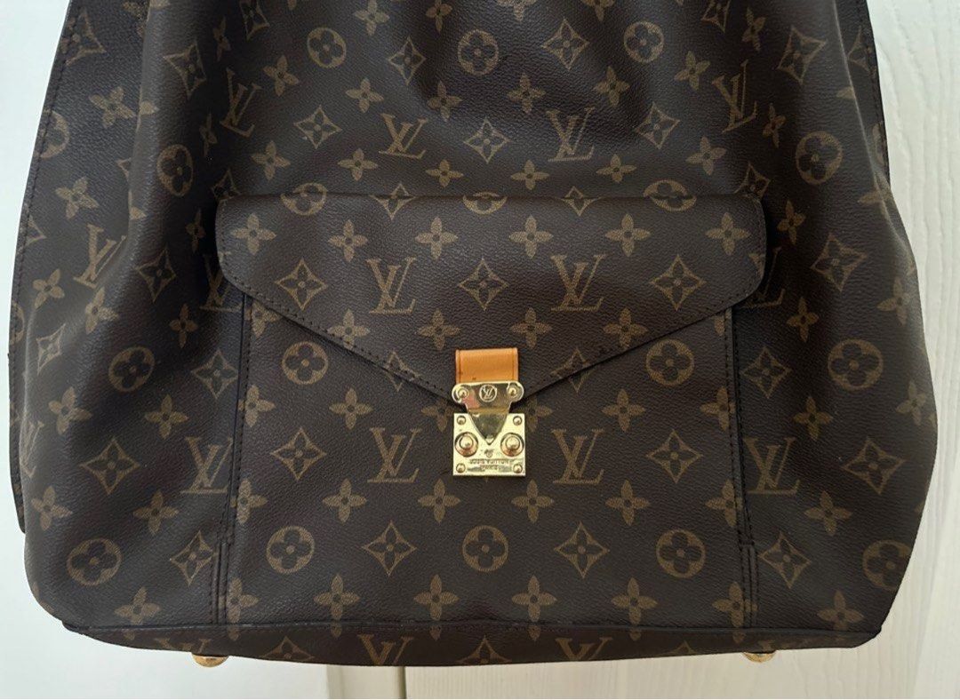 LV Monogram Metis (Category: Luxury Bags & Wallets) located in Valenzuela. Submitted by upgradeurstyle (Listing ID 1354907424, Image 2). Description: Interested buyers are welcome to negotiate. Please dm me..
