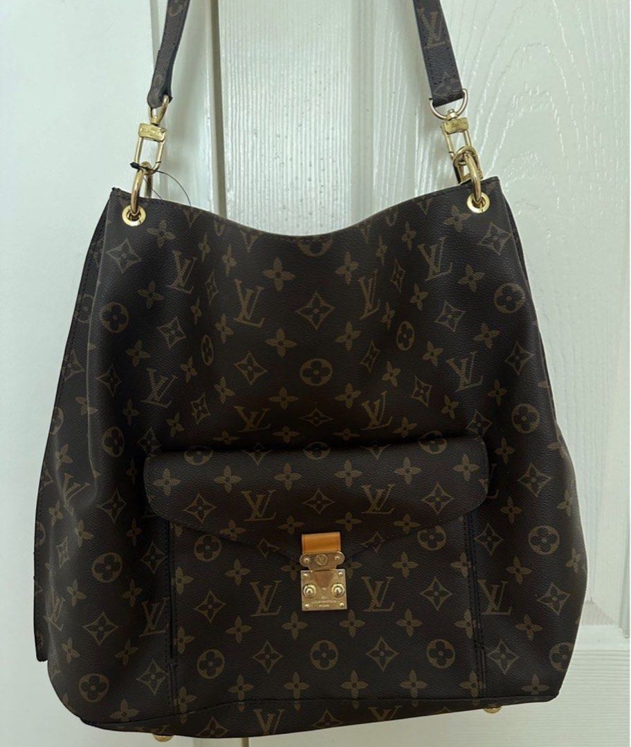 LV Monogram Metis (Category: Luxury Bags & Wallets) located in Valenzuela. Submitted by upgradeurstyle (Listing ID 1354907424, Image 1). Description: Interested buyers are welcome to negotiate. Please dm me..