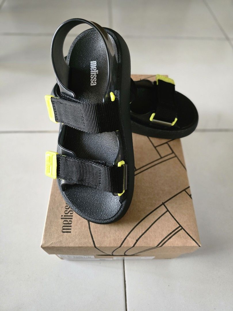 Melissa Mix Sandals BNIB SZ 5 (Category: Flats & Sandals) located in Pasig City. Submitted by etherealwillow (Listing ID 1354811913, Image 2). Description: .