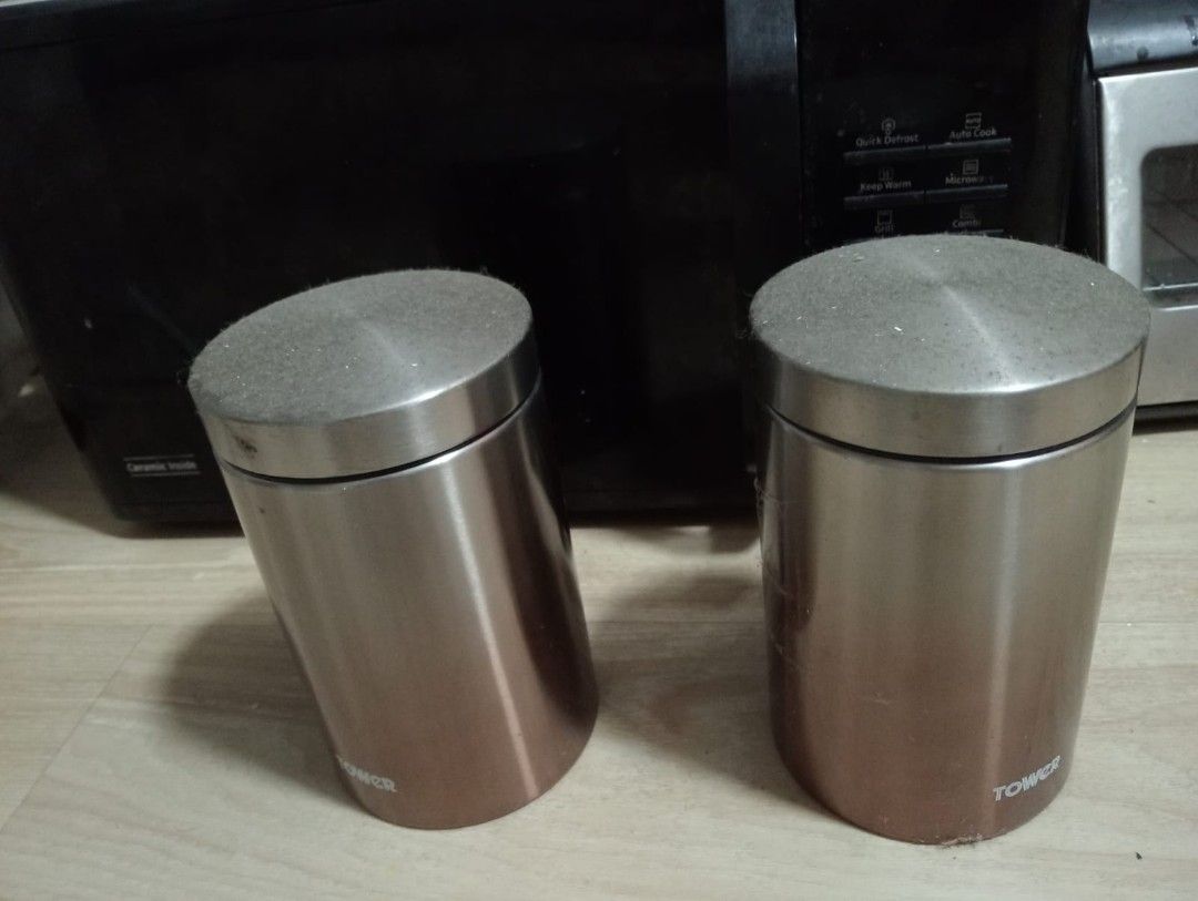 Miscellaneous items (Category: Hand & Stand Mixers) located in Singapore. Submitted by geminidr (Listing ID 1354865739, Image 1). Description: Kenwood hand mixer one Sona hand mixer one Griller working condition seldom use microwave needs minor repairs Got power needs to repair turning. All for $150.