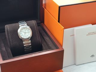 （分類：）位於 。 由 time2watch 提交（商品編號 1354801872，圖片 1）。簡介： 。