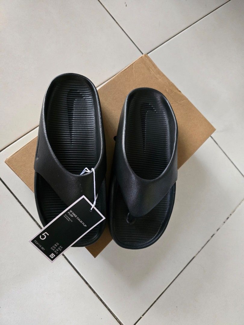 Nike Calm Slides BNIB SZ 5 (Category: Slippers and slides) located in Pasig City. Submitted by etherealwillow (Listing ID 1354811719, Image 3). Description: .
