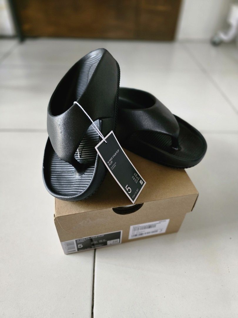 Nike Calm Slides BNIB SZ 5 (Category: Slippers and slides) located in Pasig City. Submitted by etherealwillow (Listing ID 1354811719, Image 2). Description: .