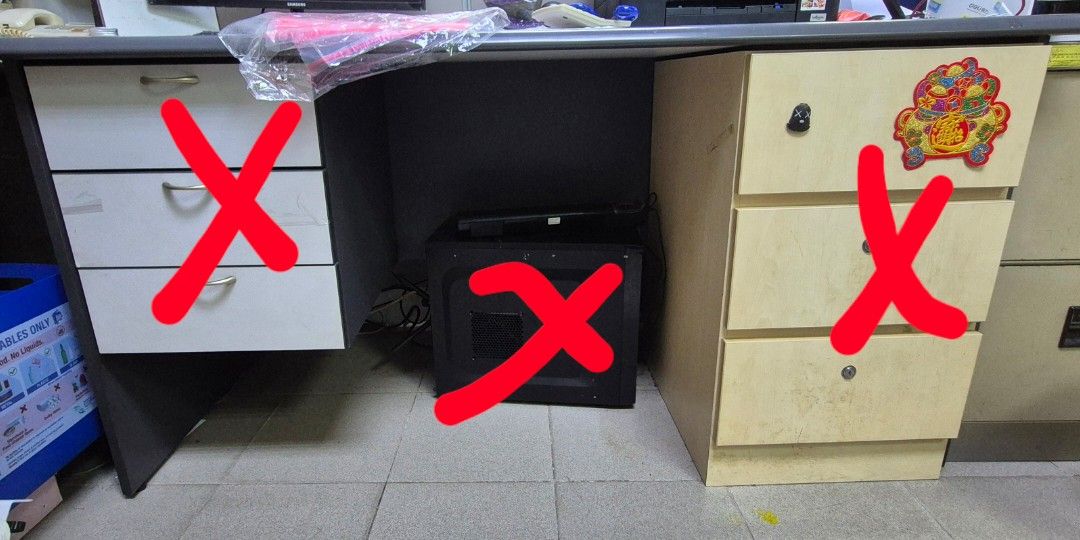 Office table rectangular (Category: Tables & Sets) located in Singapore. Submitted by coolkid12345 (Listing ID 1354733186, Image 1). Description: have already dismantled good condition only office table, no drawers.