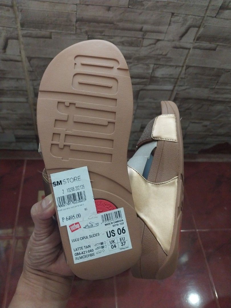 Original Fitflops (Category: Sandals) located in Tarlac. Submitted by digs1968 (Listing ID 1354743389, Image 2). Description: Brand new original fitflops with box. Latte tan in color. price still negotiable...