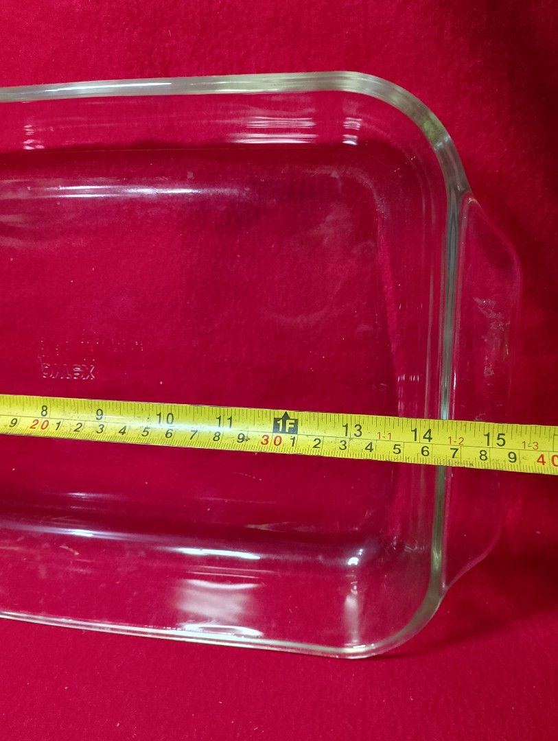Pyrex Baking Dish (Category: Bakeware) located in Valenzuela. Submitted by buylaaaaa (Listing ID 1354765185, Image 2). Description: 1pc avail Unused Light scratches due to storage Handpicked Thrifted.