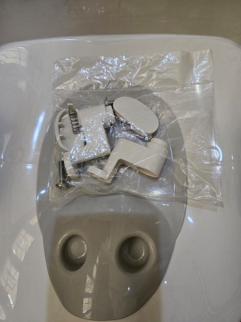 Richell Toilet Training (Category: Toilet Training) located in Manila. Submitted by un.hoarding.momma (Listing ID 1354789097, Image 2). Description: Richelle Toilet Training for toddlers. Never used just displayed, all accessories are still included in the box. READ FIRST, SAVE OUR TIME ❌️PASS SA BARAT, WILL NOT REPLY ❌️Scammer/s maryjoyy7378 aka. Mary Ann Tan will post her chat on all items for reference ❌️No Rushing ❌️Lalamove COD ✅️PAYMENT FIR
