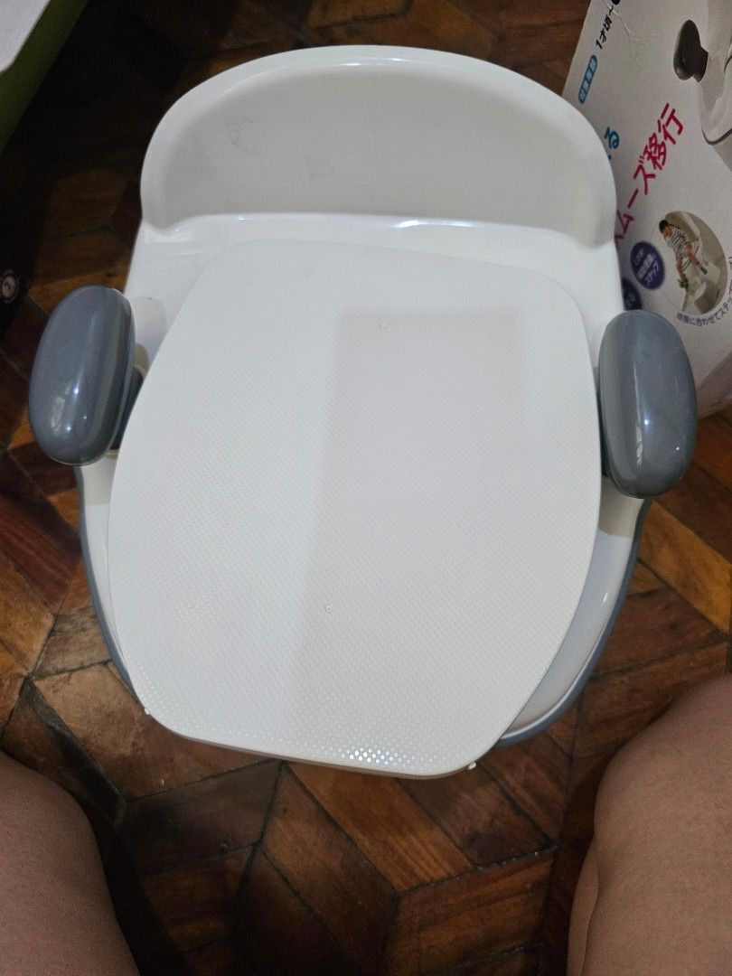 Richell Toilet Training (Category: Toilet Training) located in Manila. Submitted by un.hoarding.momma (Listing ID 1354789097, Image 3). Description: Richelle Toilet Training for toddlers. Never used just displayed, all accessories are still included in the box. READ FIRST, SAVE OUR TIME ❌️PASS SA BARAT, WILL NOT REPLY ❌️Scammer/s maryjoyy7378 aka. Mary Ann Tan will post her chat on all items for reference ❌️No Rushing ❌️Lalamove COD ✅️PAYMENT FIR