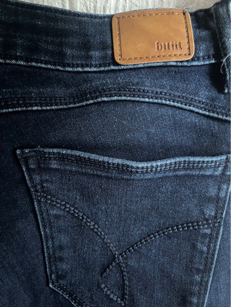 Skinny Jeans Dark Blue - BUM (Category: Jeans) located in Quezon City. Submitted by briaimbong (Listing ID 1354784325, Image 3). Description: •used once •in very good condition •actual color is seen on 2nd and 3rd pic RFS: decluttering price is slightly negotiable .