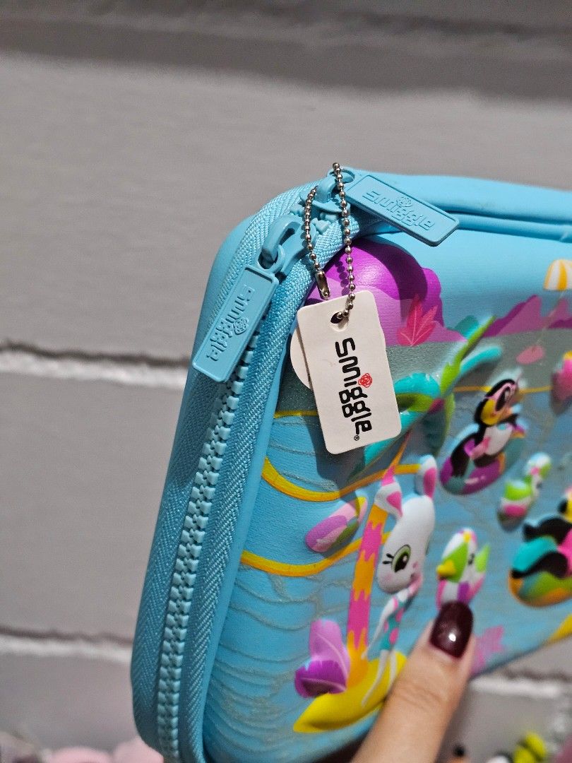 Smiggle Hardtop Pencil Case with 2 pcs pencils (Category: Stationery & School Supplies) located in Baguio. Submitted by thriftfinds_2600 (Listing ID 1354888397, Image 2). Description: Item in unused.No flaws. Check all photos for details. MOP: Gcash MOD: Flash.