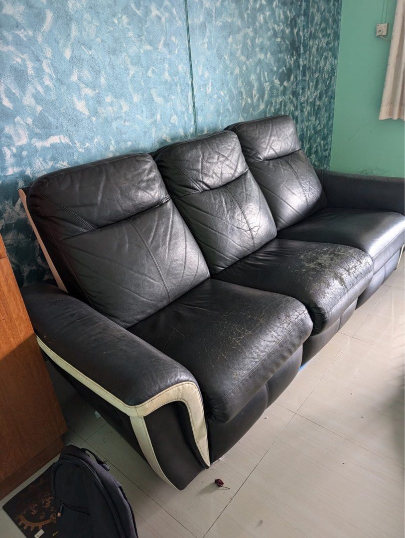 Sofa (Category: Sofas) located in Singapore. Submitted by superchingadi (Listing ID 1354775256, Image 3). Description: Self collect at cck within a week negotiable if buy other items in my profile.