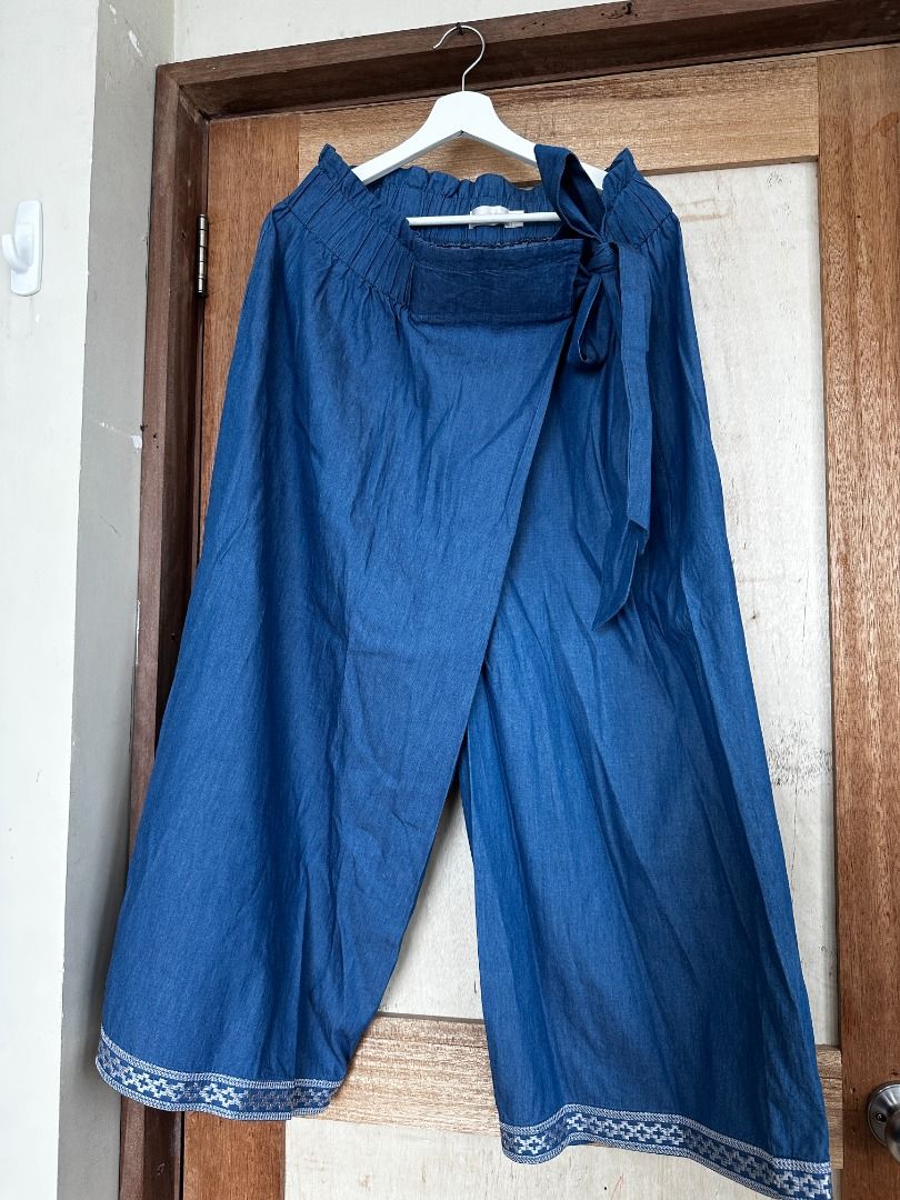 Soft Wide Light Blue Denim Pants Skort Design Plus Size (Category: Other Bottoms) located in Pasig City. Submitted by tin.a.a (Listing ID 1354785071, Image 2). Description: Bought as 3500 but it's too big for me :( Fits up to XXL! The Brave Story is a sustainable fashion brand so this is a limited edition.
