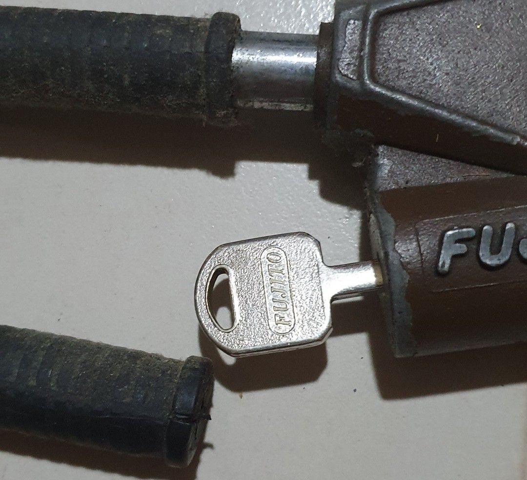 Steering wheel lock Fujito (Category: Body Parts and Accessories) located in Manila. Submitted by bebothann (Listing ID 1354767629, Image 2). Description: Fujito steering wheel lock good condition shipping c/o buyer.