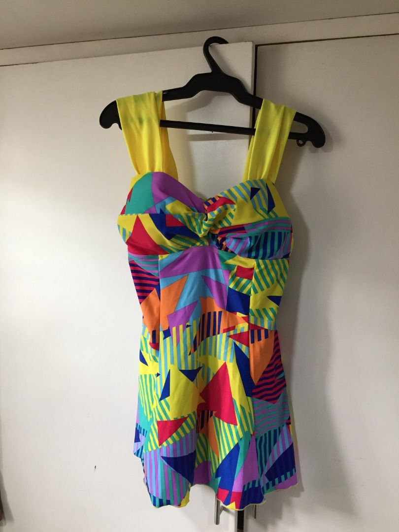 Swimsuits medium size (take all 300) (Category: Bikinis & Swimsuits) located in San Juan City. Submitted by solnbart (Listing ID 1354889963, Image 3). Description: 50 each.