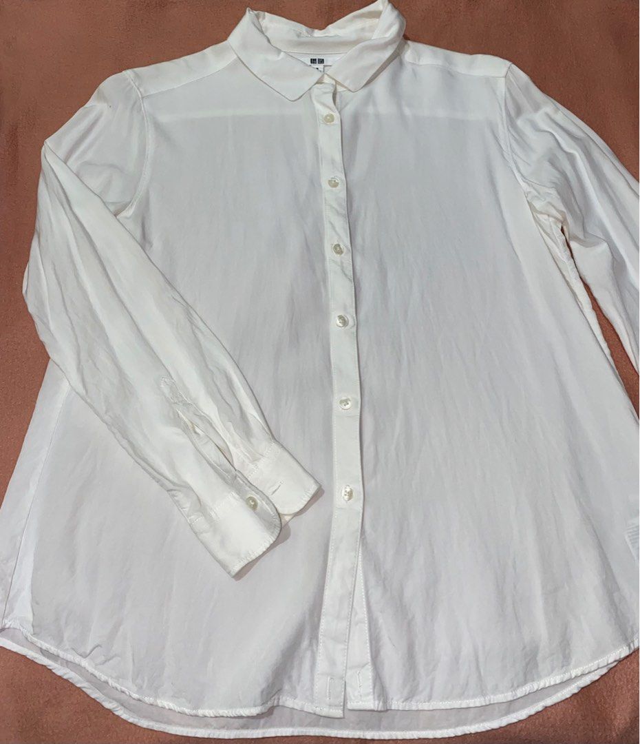 Uniqlo White Polo Long Sleeves (Category: Longsleeves) located in Cagayan de Oro. Submitted by pinkbobaafindscdo (Listing ID 1354887209, Image 1). Description: .