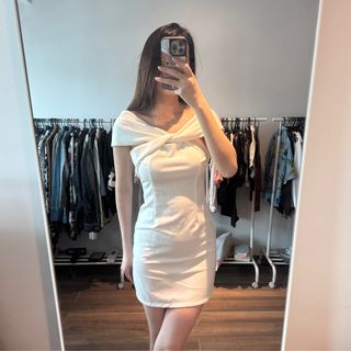 (Category: ) located in . Submitted by kyzzpreloved (Listing ID 1354785360, Image 1). Description: .