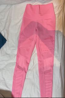 (Category: ) located in . Submitted by shoplover001 (Listing ID 1354816198, Image 1). Description: .