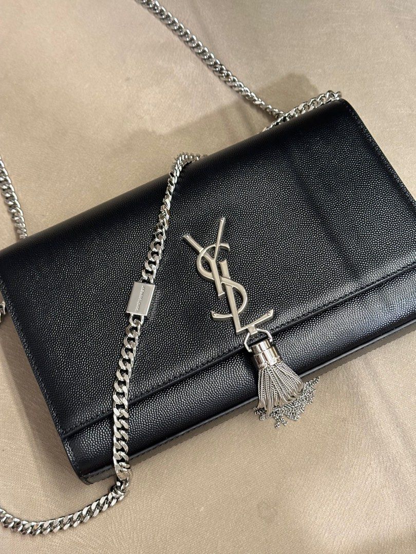 YSL KATE MEDIUM BLACK (Category: Luxury Bags & Wallets) located in Imus. Submitted by chocovanilla25 (Listing ID 1354758587, Image 1). Description: YSL Kate Medium Black Bag Super ganda Includes box dustbag.