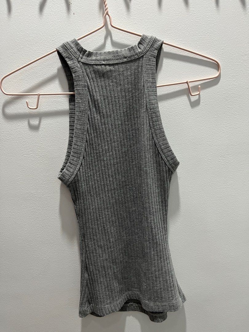 Zara Trafaluc Grey Ribbed Tank Top (Category: Sleeveless) located in Quezon City. Submitted by umsph (Listing ID 1354835128, Image 2). Description: Zara Trafaluc Grey Ribbed Tank Top Size S GCash Payment Same day delivery or gogo xpress C/o buyer Rfs: declutter Can give discounts if you purchase more than 1 item -> check out my shop @umsph.