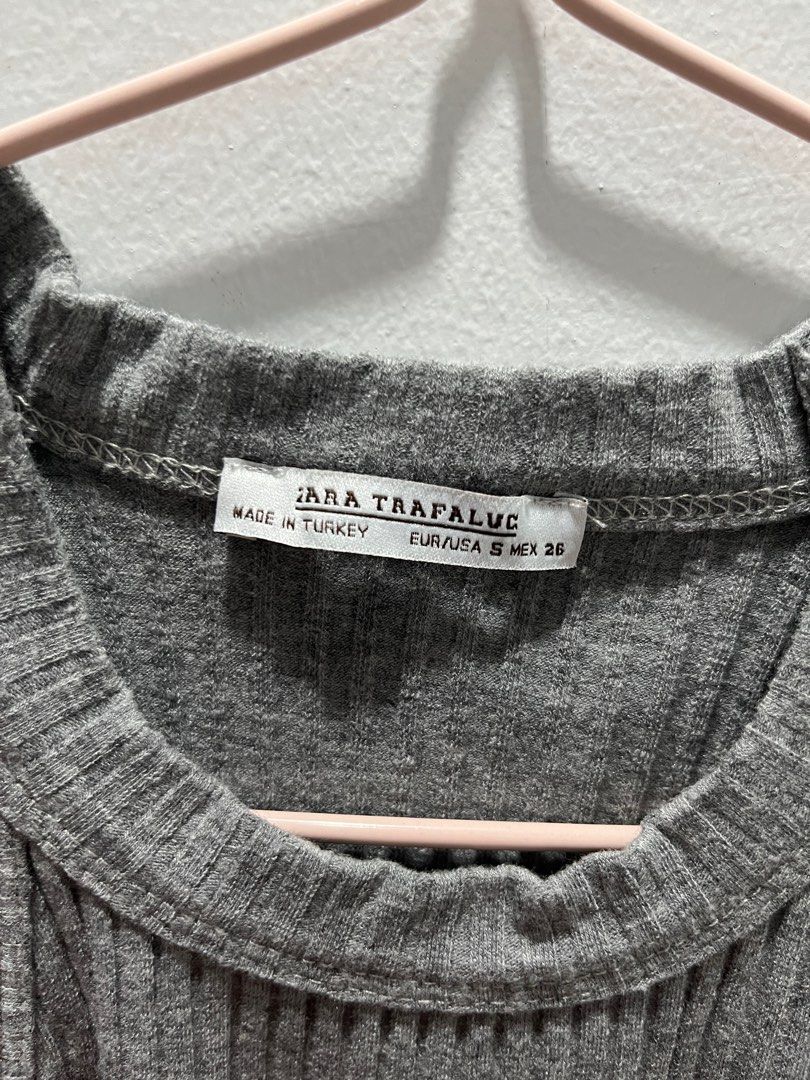 Zara Trafaluc Grey Ribbed Tank Top (Category: Sleeveless) located in Quezon City. Submitted by umsph (Listing ID 1354835128, Image 3). Description: Zara Trafaluc Grey Ribbed Tank Top Size S GCash Payment Same day delivery or gogo xpress C/o buyer Rfs: declutter Can give discounts if you purchase more than 1 item -> check out my shop @umsph.