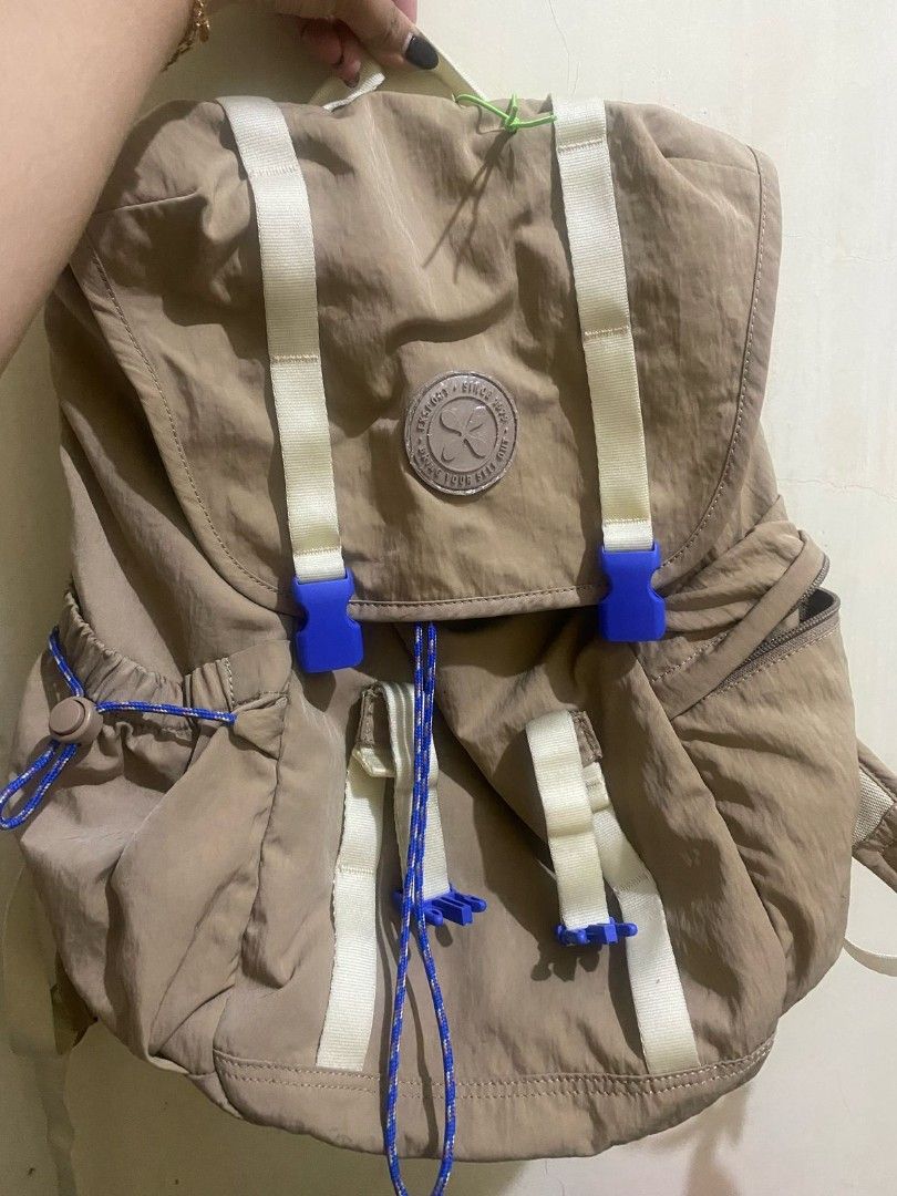 Backpack EXport (Kategori: Tas & Dompet Wanita) berada di Jakarta Selatan. Dikirim oleh jastiquee (ID iklan 1355058951, Gambar 1). Deskripsi: bekas pemakaian aslinya msh 600an.