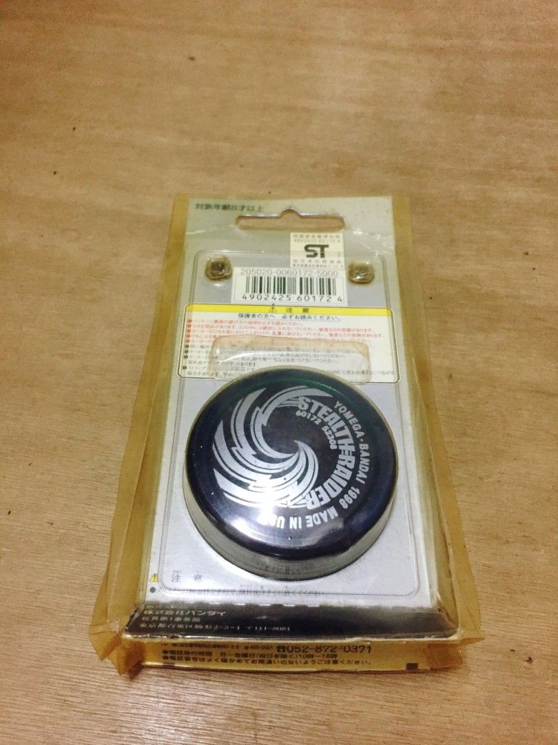 Bandai yomega stealth raider yoyo (Category: Action & Battle Toys) located in Alfonso. Submitted by mrasterisk (Listing ID 1355027306, Image 2). Description: Issue yellowish na yung kanyang packaging, pero presentable pa at brandnew pa yung item..