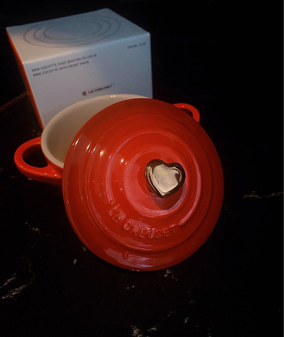 BNIB Le Creuset Mini Cocotte (Gold Heart Knob) - Cerise