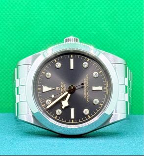 (Category: ) located in . Submitted by cwxwatches (Listing ID 1354914424, Image 1). Description: .