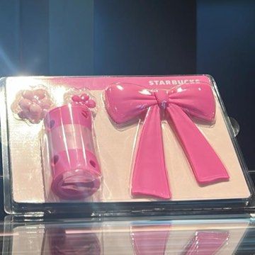 [BRAND NEW] Limited Edition Starbucks x Stanley Tumbler in Pink, 1,183ml (Category: Water Bottles & Tumblers) located in Singapore. Submitted by nofrillsjustdeals (Listing ID 1355077951, Image 2). Description: [BRAND NEW] Limited Edition Starbucks x Stanley Tumbler in Pink, 1,183ml From Starbucks China Comes with accessories.