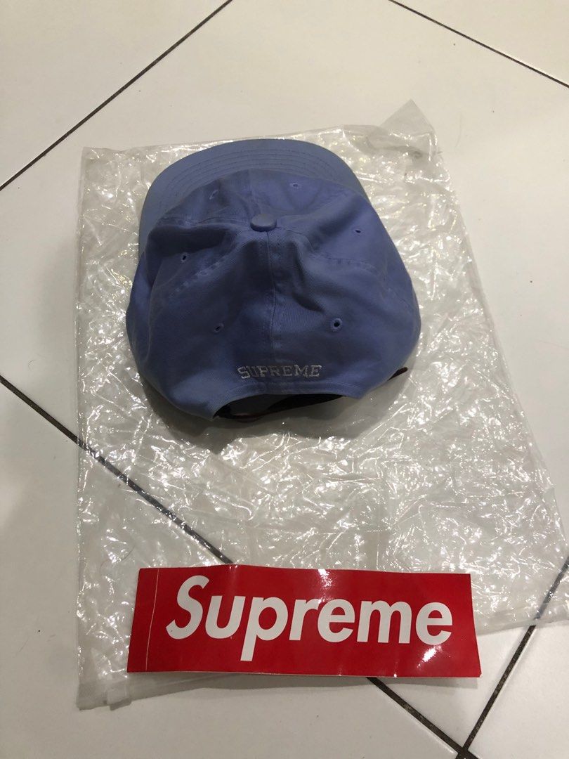 Cap supreme logo S (Category: Cap & Hats) located in Kuala Selangor. Submitted by danielashraf06 (Listing ID 1354986708, Image 2). Description: Cap supreme logo s Condition 9/10 100% legit Berminat pm 0176810079.