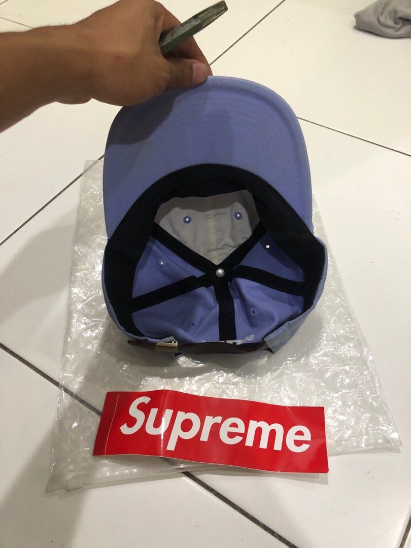 Cap supreme logo S (Category: Cap & Hats) located in Kuala Selangor. Submitted by danielashraf06 (Listing ID 1354986708, Image 3). Description: Cap supreme logo s Condition 9/10 100% legit Berminat pm 0176810079.