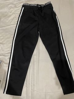 (Kategori: ) berada di . Dikirim oleh preloved.byangela (ID iklan 1354990921, Gambar 1). Deskripsi: .